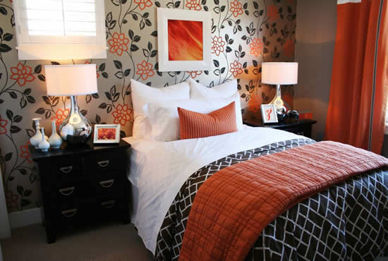 Обои для стен спальни прекрасно дополняют ее интерьер, создавая завершенность дизайнерского решения